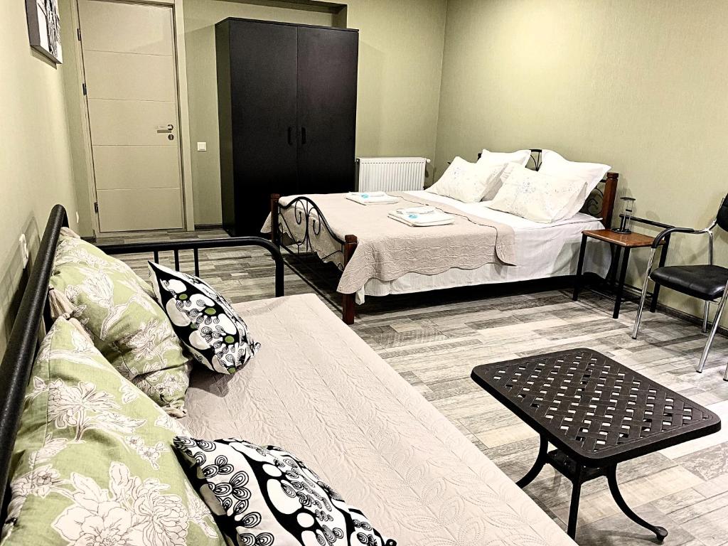 Red Fox Guesthouse room 4